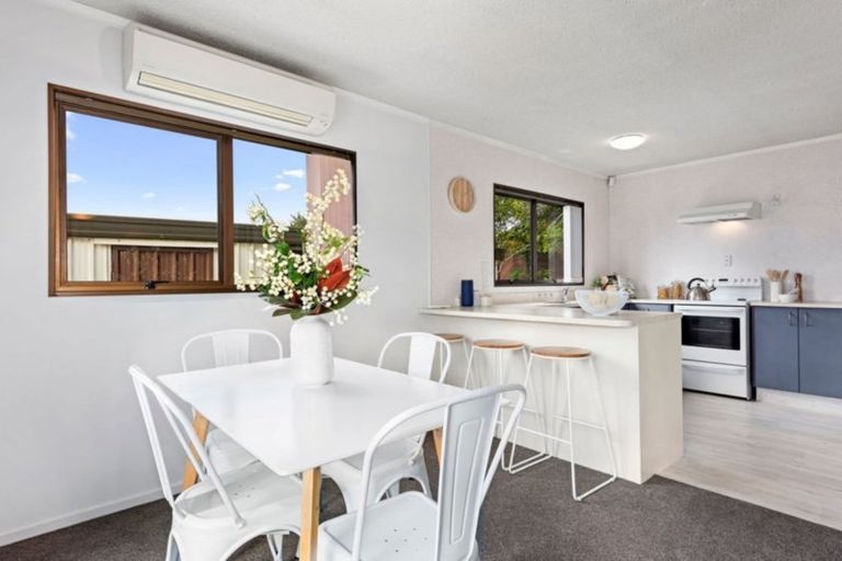 Photo of property in 136 Holborn Drive, Stokes Valley, Lower Hutt, 5019