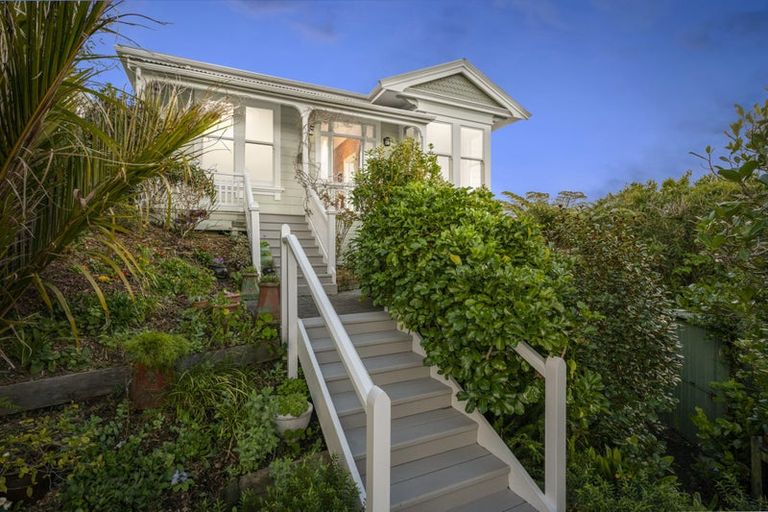 Photo of property in 9 Boundary Road, Kelburn, Wellington, 6012