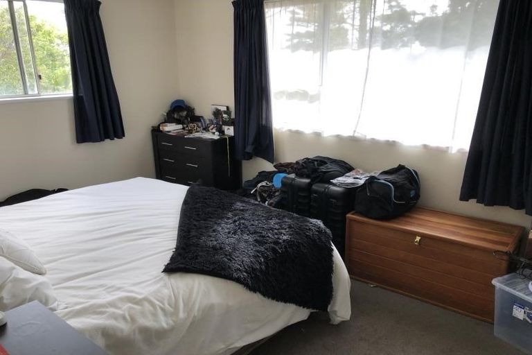 Photo of property in 16 Hillside Drive, Maoribank, Upper Hutt, 5018