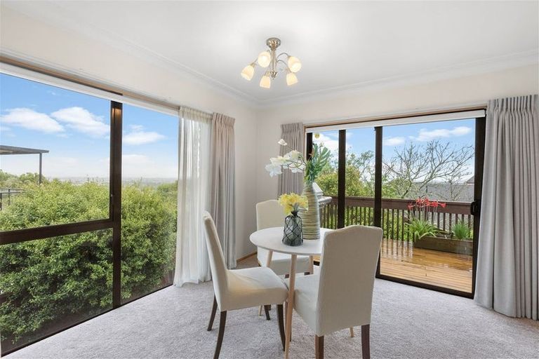 Photo of property in 2/27 Santa Monica Place, Goodwood Heights, Auckland, 2105