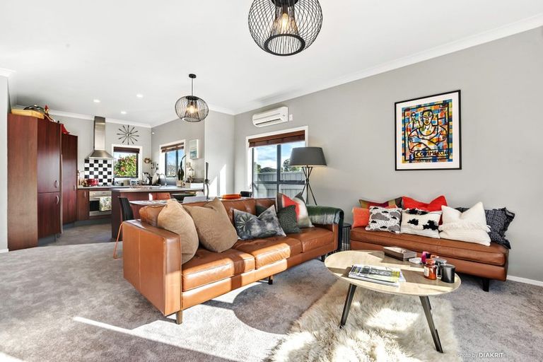 Photo of property in 55 Woodhouse Avenue, Karori, Wellington, 6012