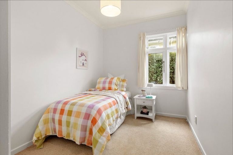 Photo of property in 74 Para Street, Miramar, Wellington, 6022