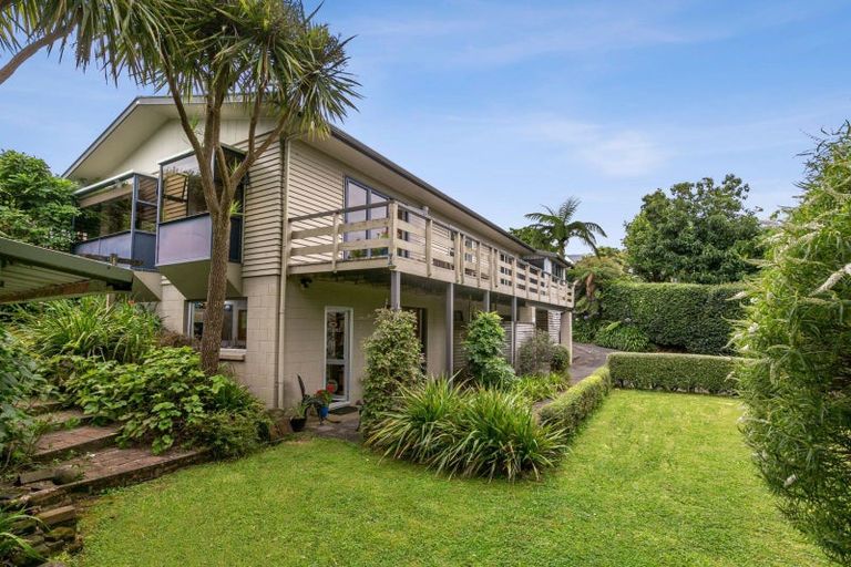 Photo of property in 108a Wairau Road, Oakura, 4314
