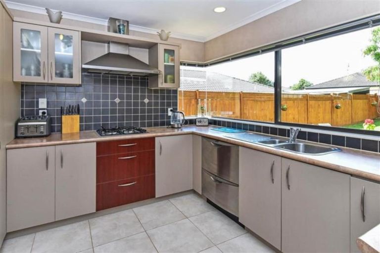 Photo of property in 202 Wattle Farm Road, Wattle Downs, Auckland, 2103