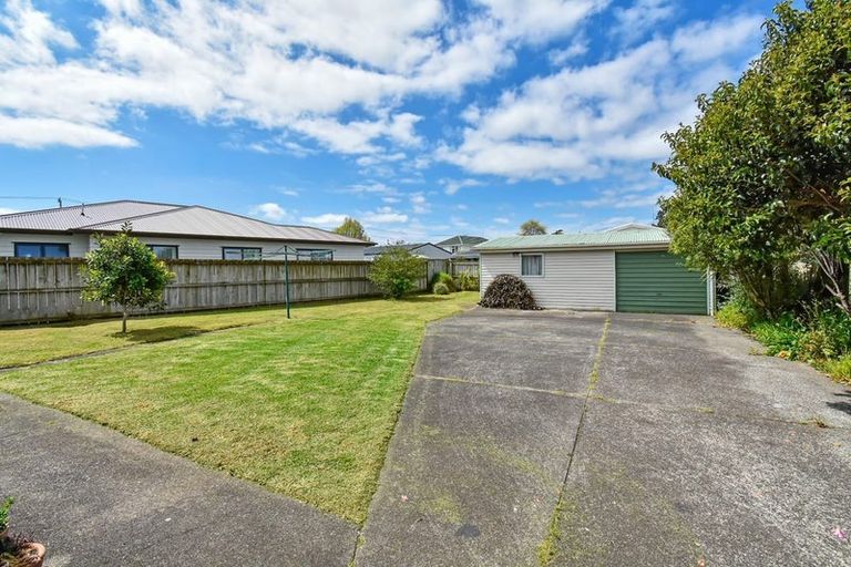 Photo of property in 2 Valentine Street, Papakura, 2110