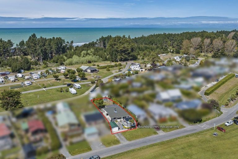 Photo of property in 26 Rotten Row, Waikuku Beach, 7473