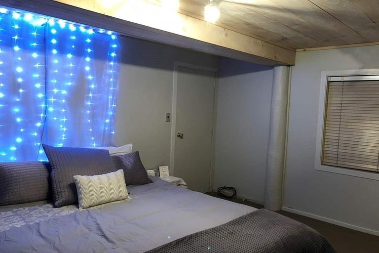 Photo of property in 3a Levy Road, Glen Eden, Auckland, 0602