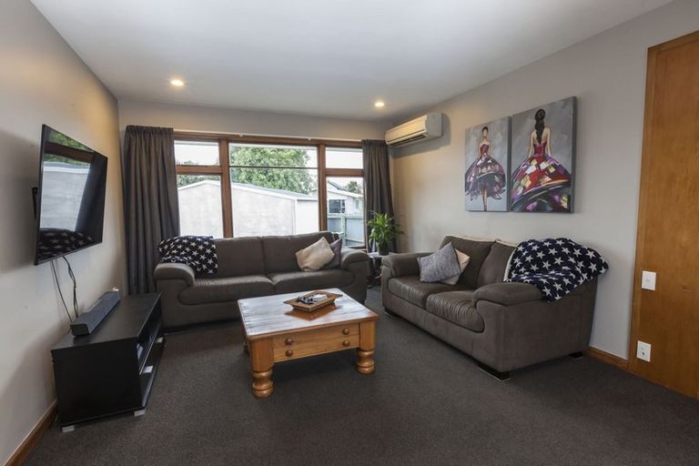 Photo of property in 8 Lake Terrace Road, Burwood, Christchurch, 8061