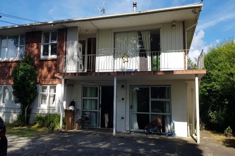 Photo of property in 77 Lake Road, Northcote, Auckland, 0627