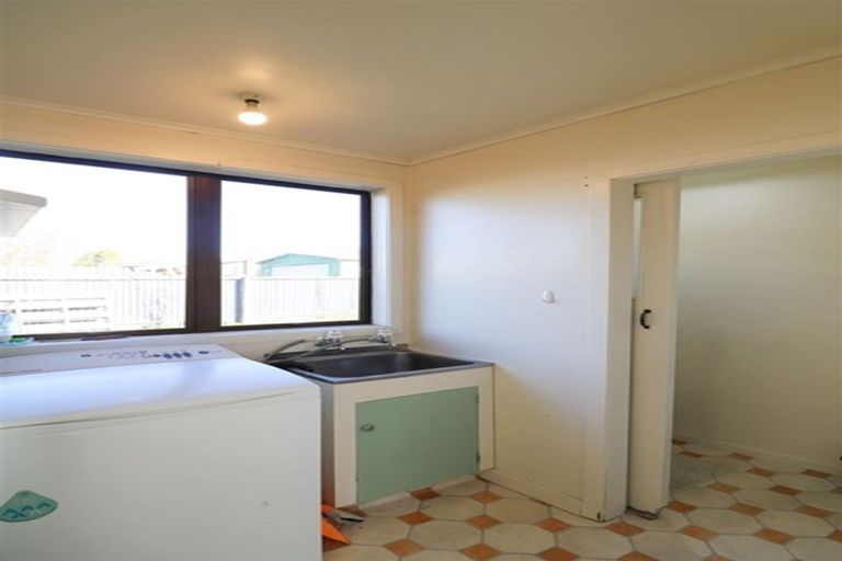 Photo of property in 24 Avenue Road, West End, Timaru, 7910