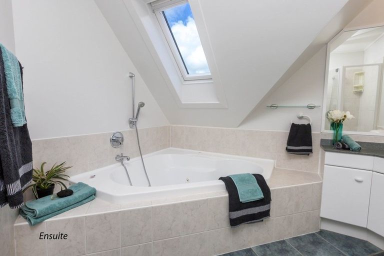 Photo of property in 7 Carlow Grove, Birchville, Upper Hutt, 5018