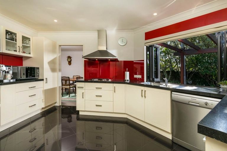 Photo of property in 27 Te Wharau Drive, Greenhithe, Auckland, 0632