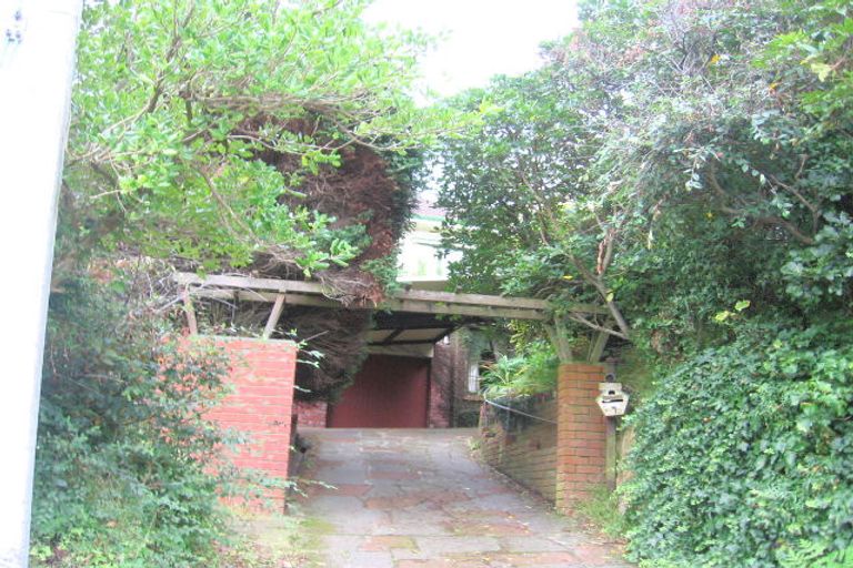 Photo of property in 7 Coates Street, Tawa, Wellington, 5028