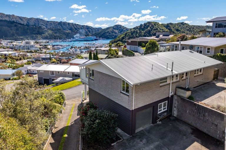Photo of property in 29 Seaview Crescent, Picton, 7220