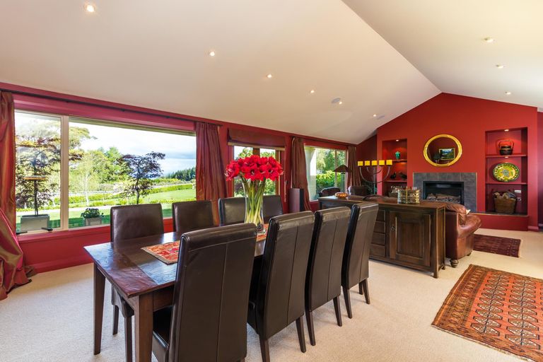 Photo of property in 280 Gillespie Place, Acacia Bay, Taupo, 3385