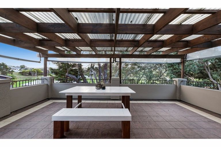 Photo of property in 29 Glencoe Road, Browns Bay, Auckland, 0630