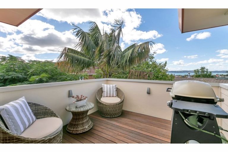 Photo of property in 12 Marlin Street, West Harbour, Auckland, 0618