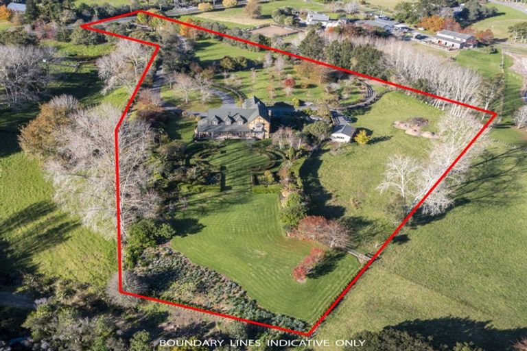 Photo of property in 346 Clifton Road, Whitford, Howick, 2571