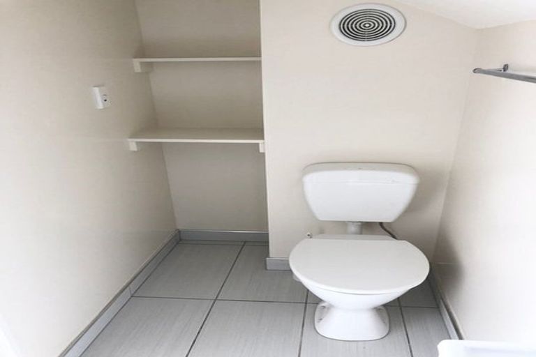 Photo of property in 1/501 Ilam Road, Bryndwr, Christchurch, 8052