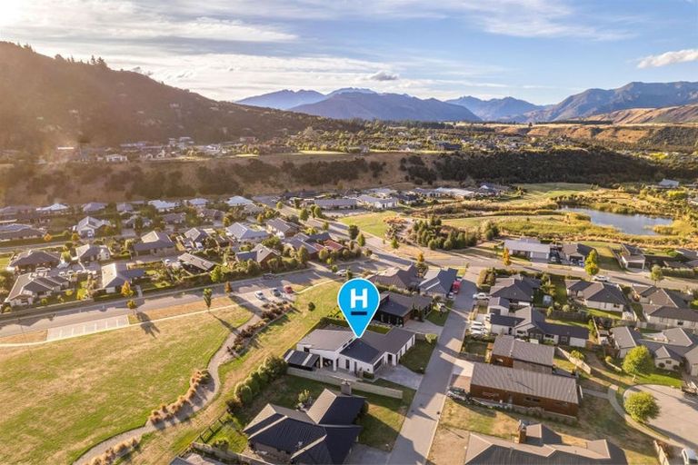 Photo of property in 5 Poppy Lane, Albert Town, Wanaka, 9305