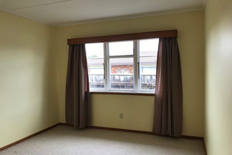 Photo of property in 221 Mangorei Road, Merrilands, New Plymouth, 4312