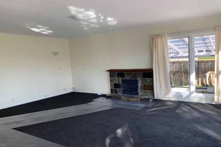 Photo of property in 26 Tiraumea Drive, Pakuranga, Auckland, 2010