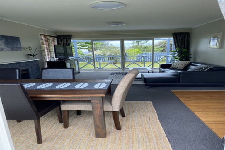 Photo of property in 53 William Street, Waikanae Beach, Waikanae, 5036