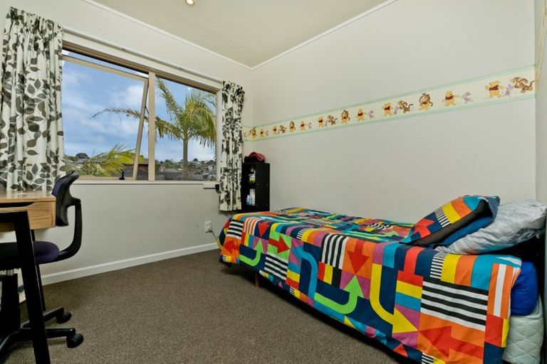 Photo of property in 6 San Pedro Place, Henderson, Auckland, 0612
