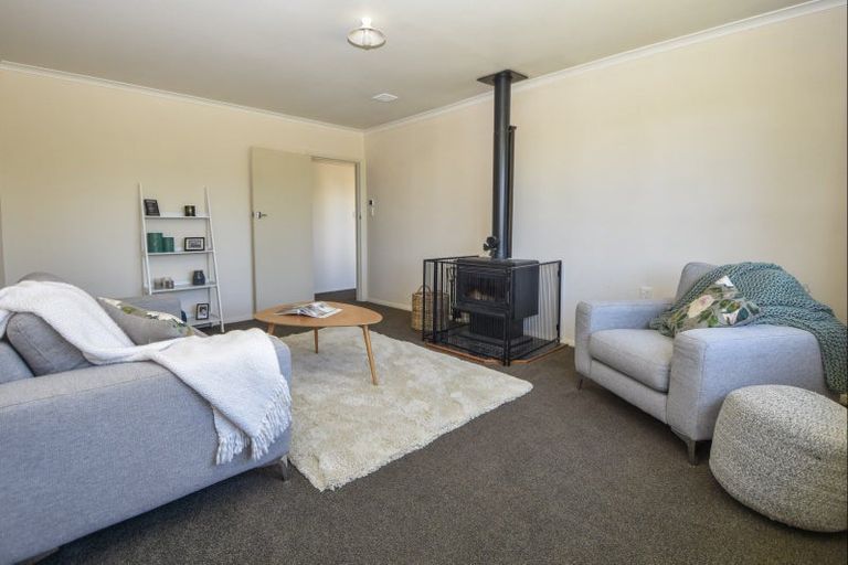 Photo of property in 15 Moreton Road, Carterton, 5713