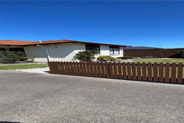 Photo of property in 5 Central Park, Paraparaumu Beach, Paraparaumu, 5032