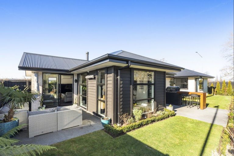 Photo of property in 17 Parawai Street, Marshland, Christchurch, 8083