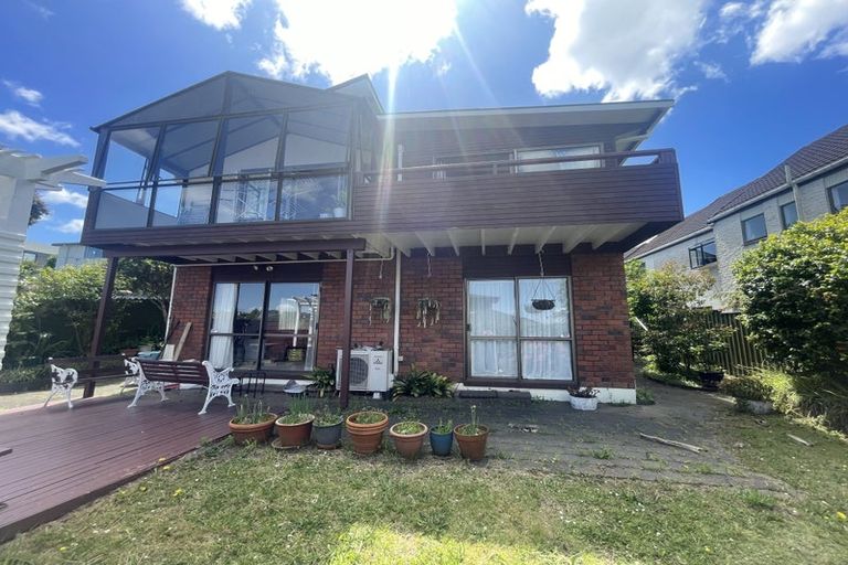 Photo of property in 2/55 Aberdeen Road, Castor Bay, Auckland, 0620