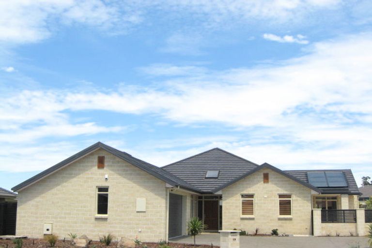 Photo of property in 19 Sandalwood Place, Waimairi Beach, Christchurch, 8083