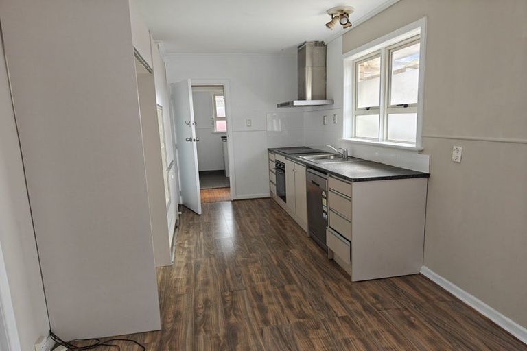 Photo of property in 94 Lincoln Road, Henderson, Auckland, 0610