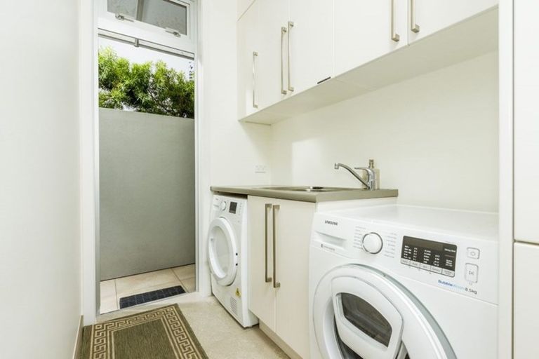 Photo of property in 8 Sylvan Park Avenue, Milford, Auckland, 0620