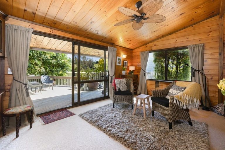 Photo of property in 90 Resolution Road, Welcome Bay, Tauranga, 3112