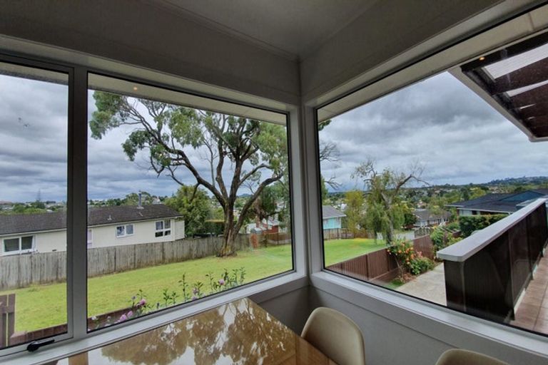 Photo of property in 36 Jade Avenue, Pakuranga Heights, Auckland, 2010