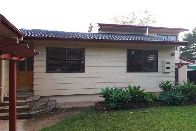 Photo of property in 5 West Harbour Drive, West Harbour, Auckland, 0618