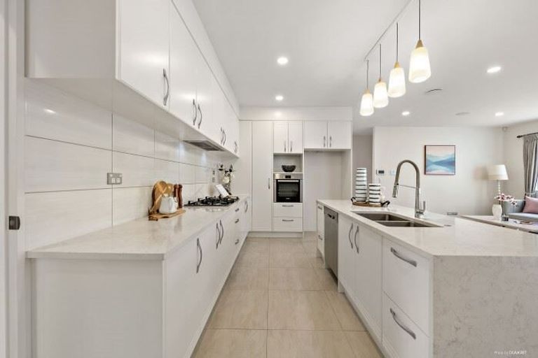 Photo of property in 34 Lisnoble Road, Flat Bush, Auckland, 2019