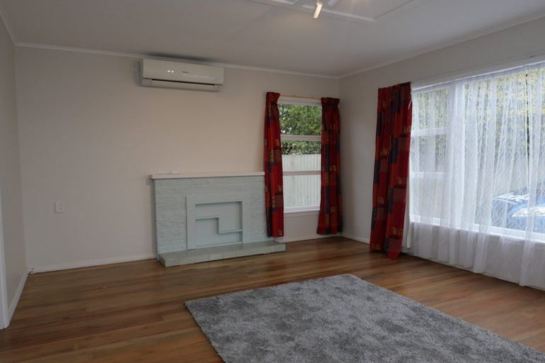 Photo of property in 1 Huia Place, Levin, 5510