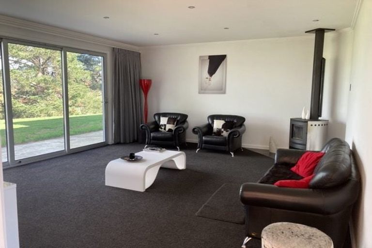 Photo of property in 1122 Rangiotu Road, Rangiotu, Palmerston North, 4477