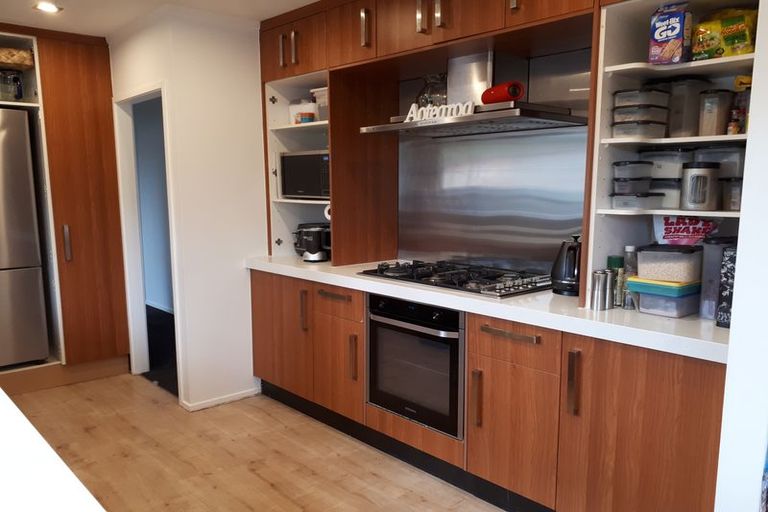 Photo of property in 5 West Harbour Drive, West Harbour, Auckland, 0618