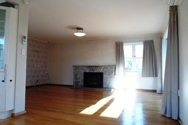 Photo of property in 1 Field Street, Silverstream, Upper Hutt, 5019