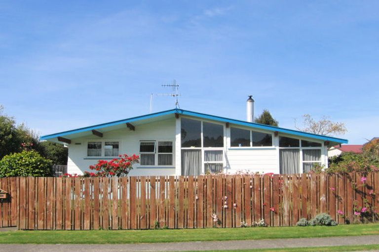 Photo of property in 92 Alison Street, Mangakakahi, Rotorua, 3015