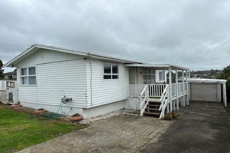 Photo of property in 33 Lincoln Park Avenue, Massey, Auckland, 0614