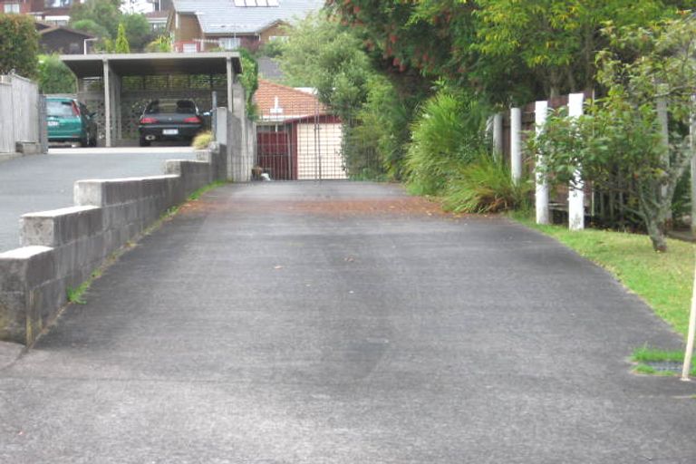 Photo of property in 56 Kirby Street, Glendene, Auckland, 0602