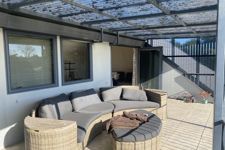 Photo of property in 109-111 Parrs Cross Road, Glen Eden, Auckland, 0612