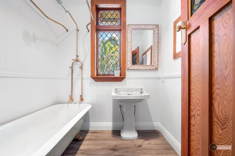 Photo of property in 19 Onehuka Road, Tirohanga, Lower Hutt, 5010