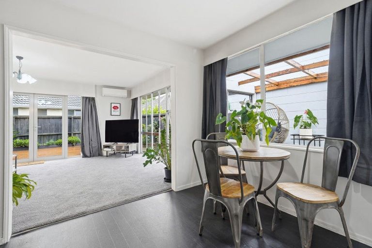 Photo of property in 1/106 Lake Terrace Road, Burwood, Christchurch, 8061