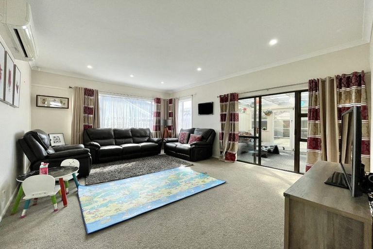 Photo of property in 3 Pilcher Crescent, Naenae, Lower Hutt, 5011